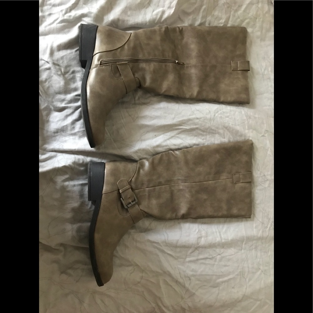 BUCKLE RIDING BOOT - Picture 2 of 3